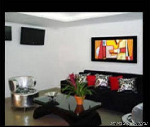 Ayenda 1236 Platinum Plaza Hotel เมเดยิน ภายนอก รูปภาพ