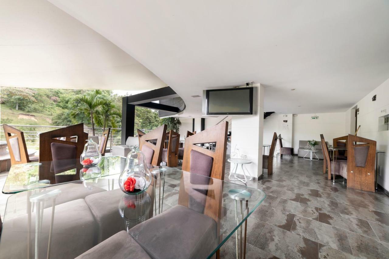 Ayenda 1236 Platinum Plaza Hotel เมเดยิน ภายนอก รูปภาพ