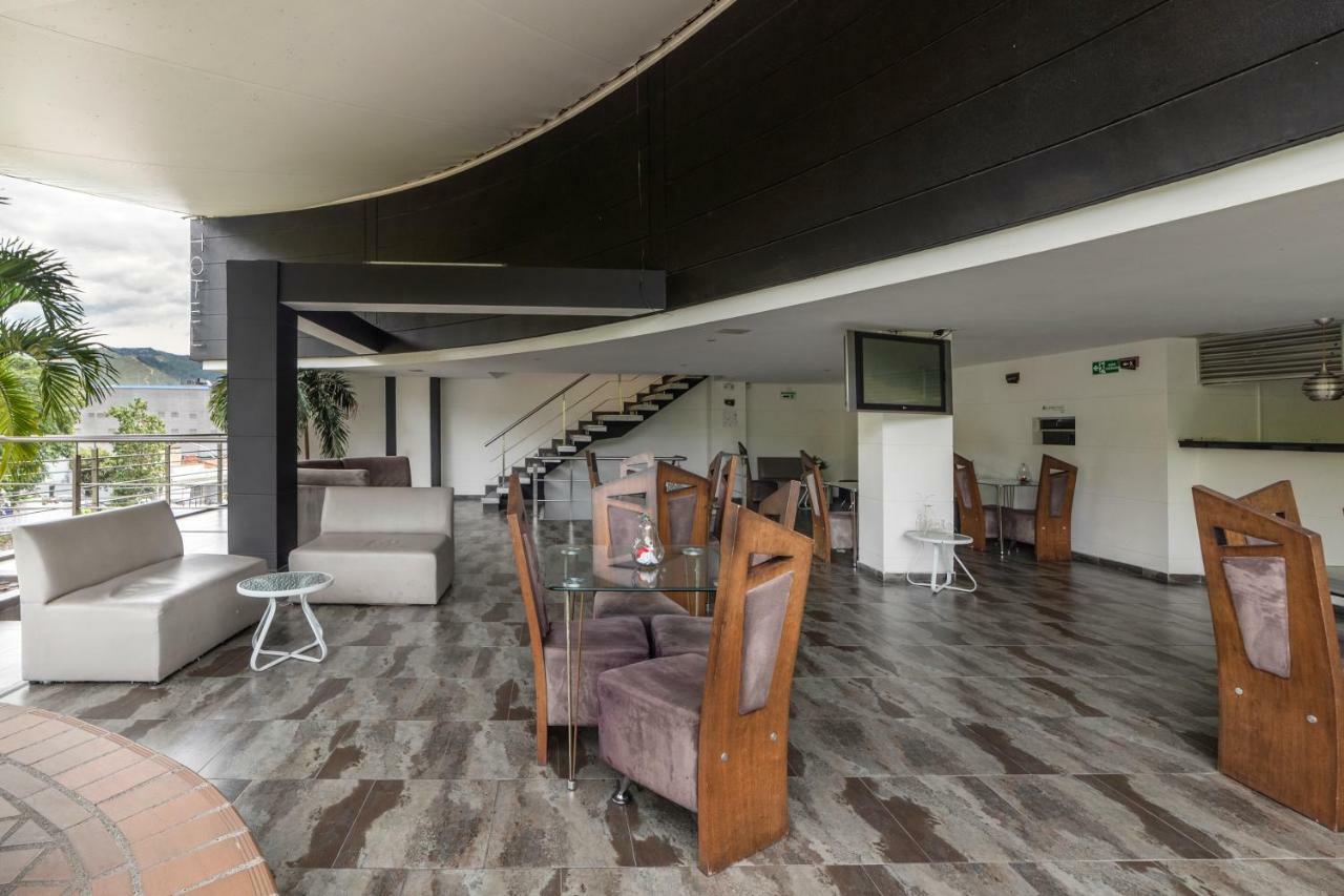 Ayenda 1236 Platinum Plaza Hotel เมเดยิน ภายนอก รูปภาพ